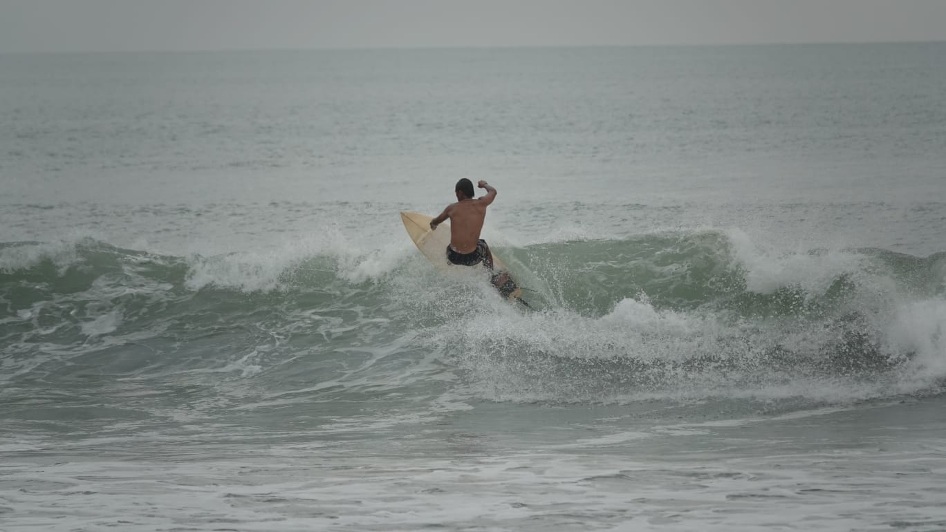 Beginner, intermediate surf in bali in Nusa Dua